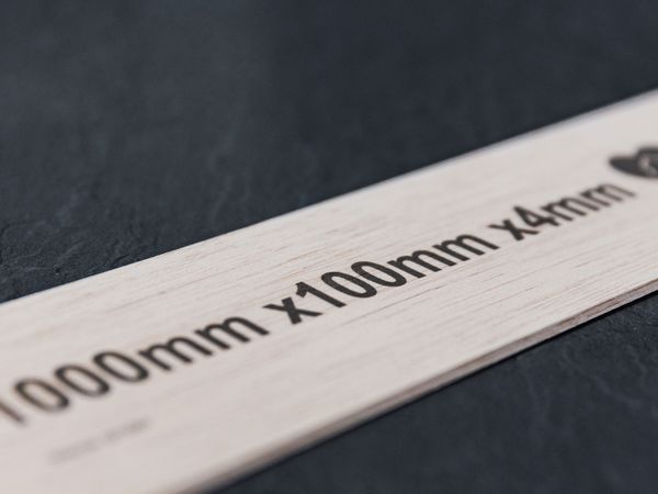 Barra di legno stampata con la stampante a getto d’inchiostro Markoprint X1JET XR