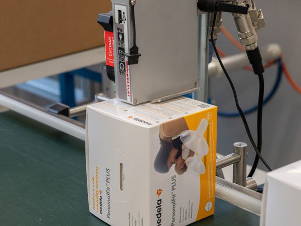 Scatola pieghevole per prodotti farmaceutici marcata con la stampante a getto d’inchiostro Markoprint X1JET HP Premium.