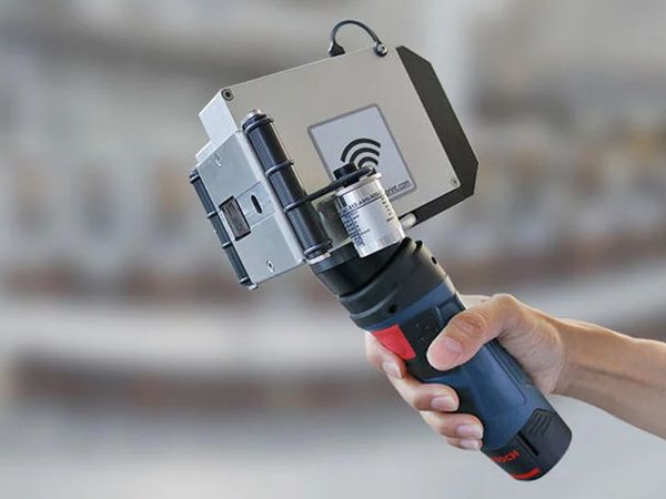 La stampante a getto d’inchiostro Markoprint X1JET HandHold è leggera e compatta