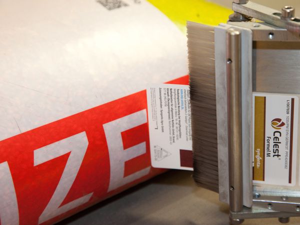 Etichettatura Alpha Compact su sacchetto di plastica 2