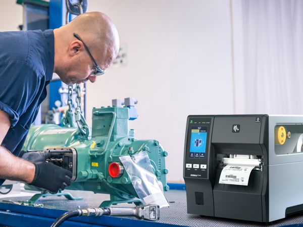 Applicazione di stampa di etichette Zebra ZT411 nella produzione con RFID su metallo