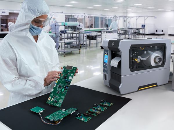 Applicazione di stampa di etichette Zebra ZT610 per la micro-etichettatura nell’industria manifatturiera