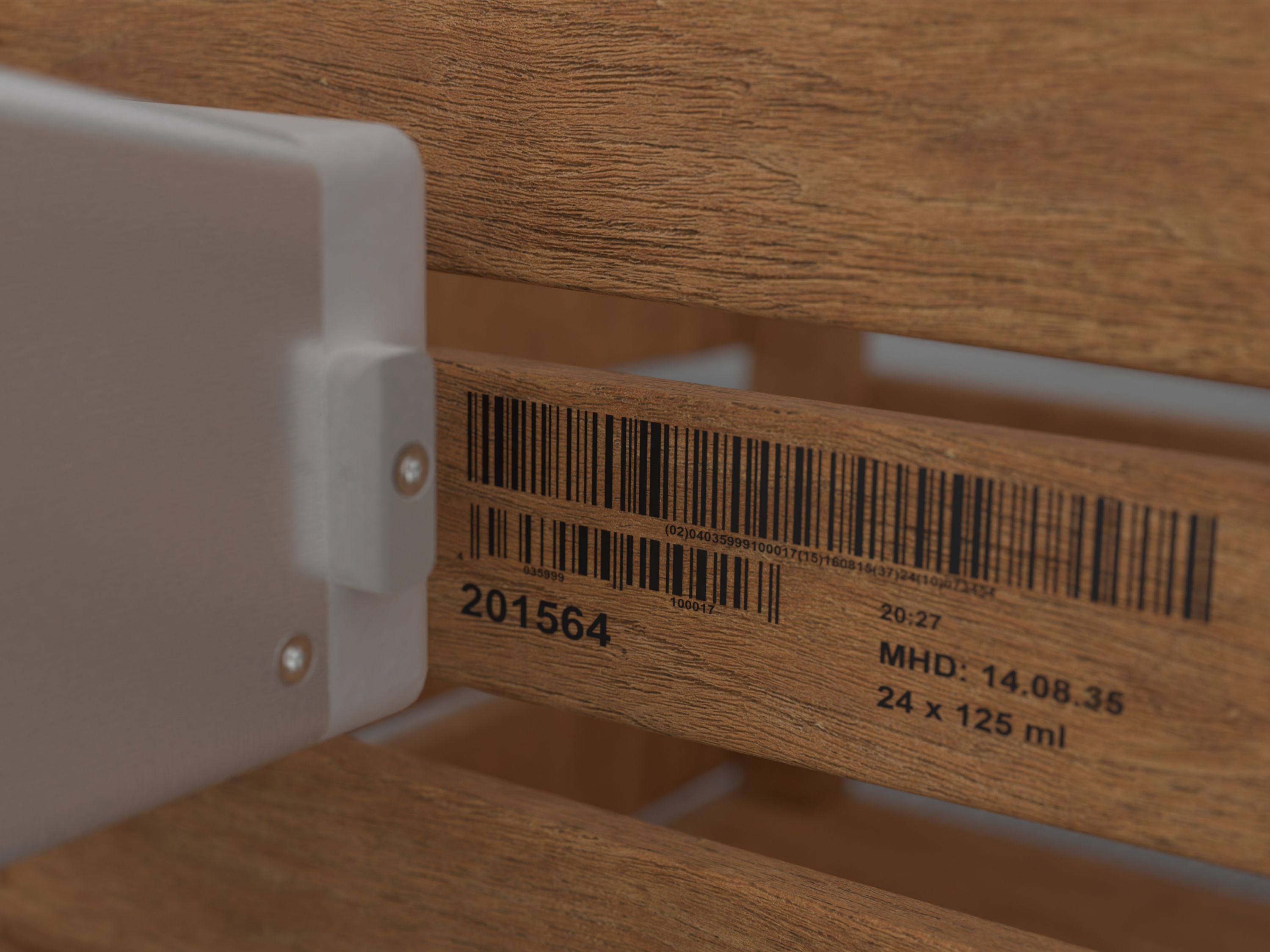 Con cassa di legno marcata con stampante a getto d’inchiostro Markoprint integra PP RAZR