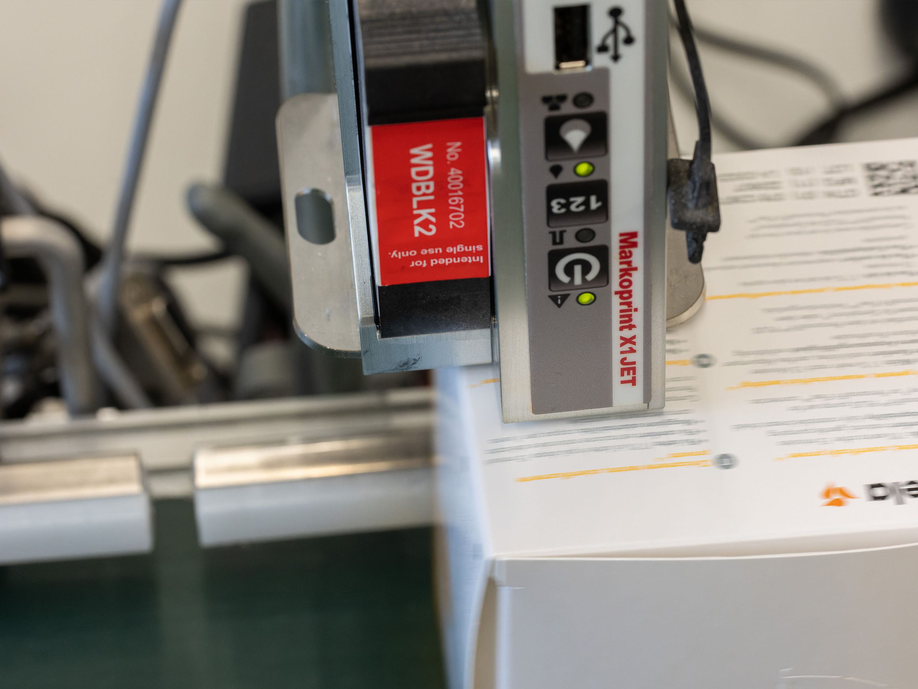 Scatola pieghevole per prodotti farmaceutici marcata con la stampante a getto d’inchiostro Markoprint X1JET HP Premium.