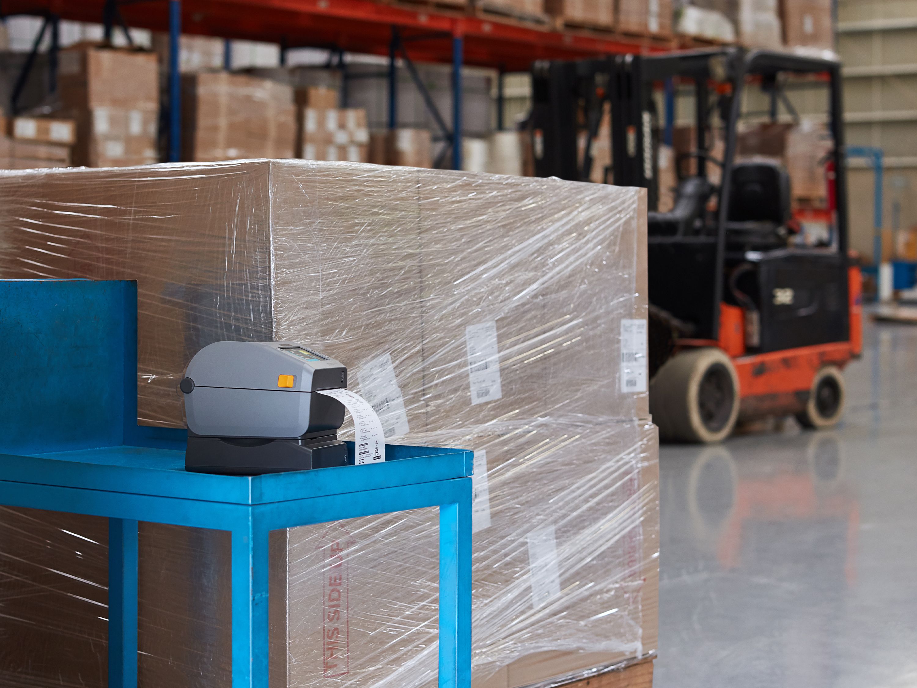 Zebra ZD421 nella stampa di etichette di spedizione nella logistica