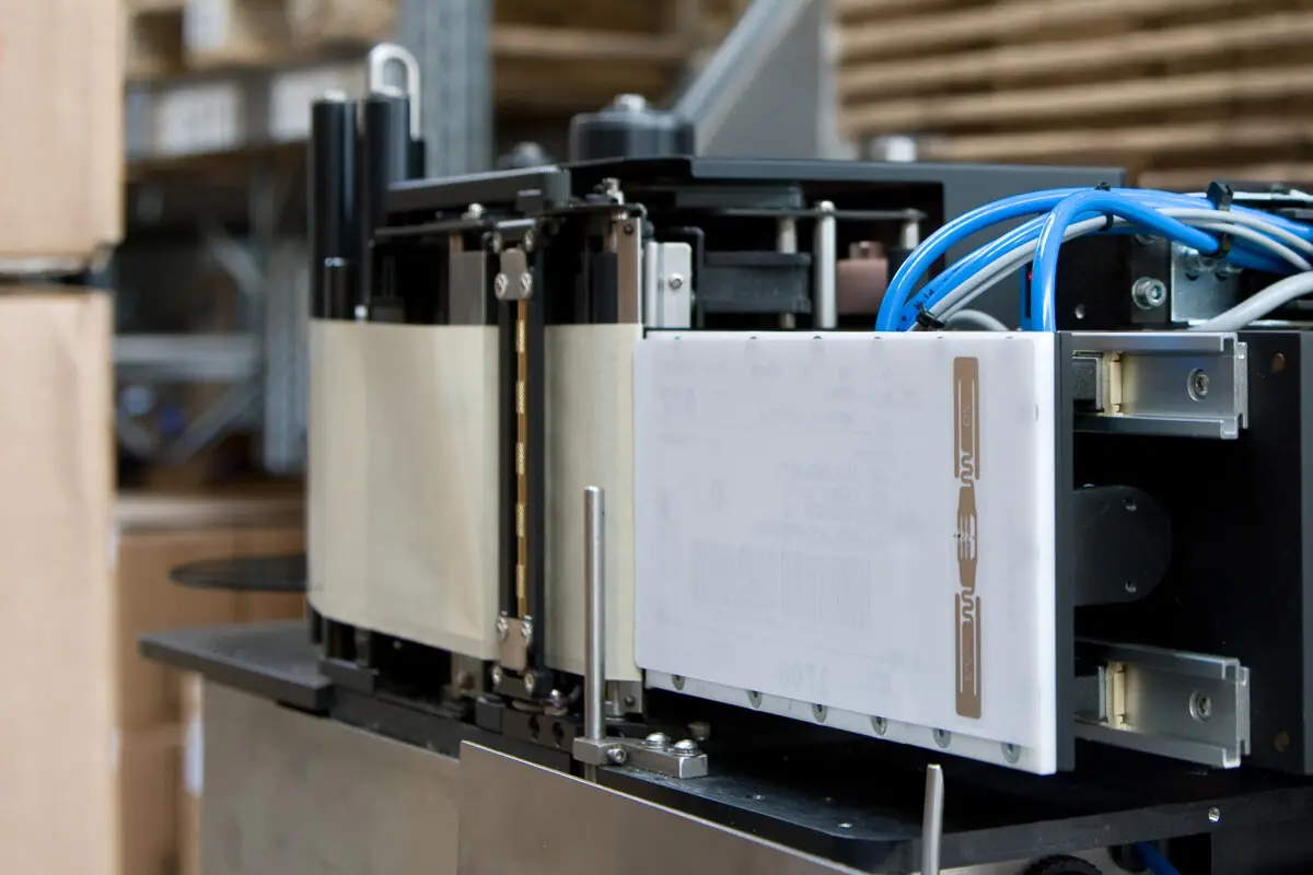 RFID labelling machine